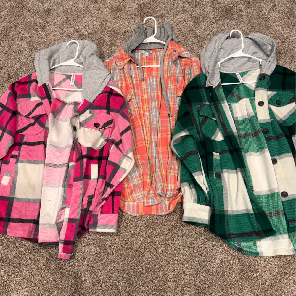 3 shackets size small